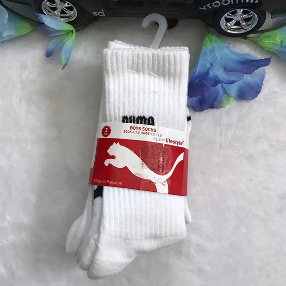 Puma NWT 3 Pairs White Crew Socks Boys 6-7.5 - Picture 2 of 7